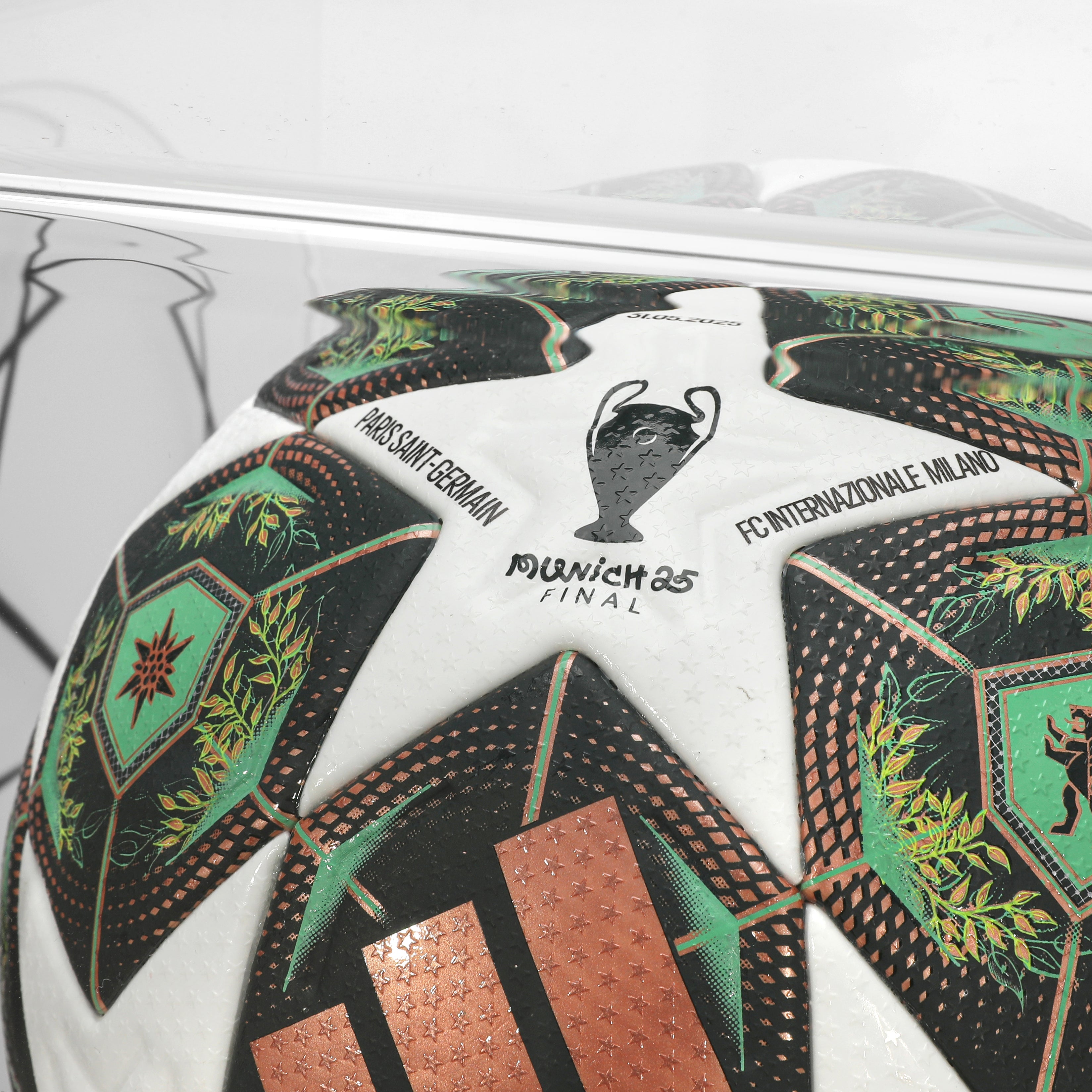 UEFA Champions League 2025 Final: Paris Ball