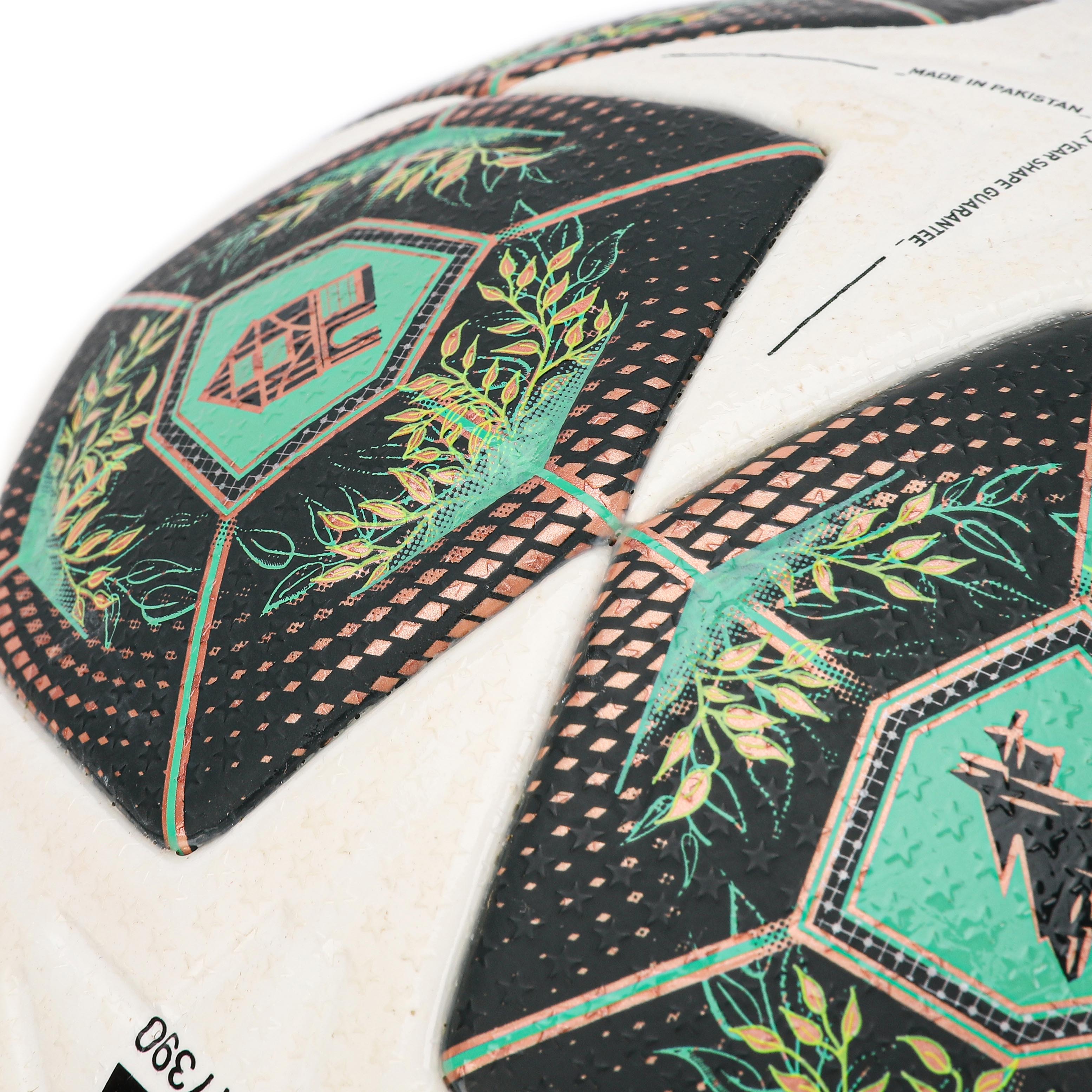 UEFA Champions League 2025 Halbfinale 1. Bein: Pariser Spiel gebrauchter Ball