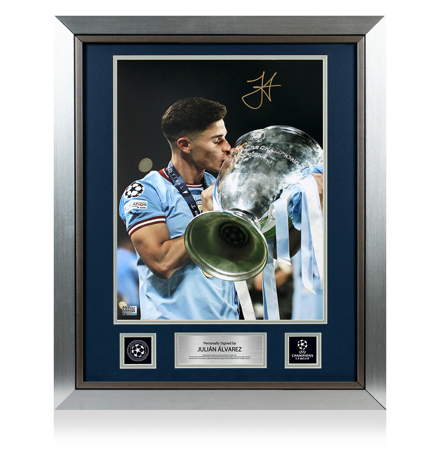 Photo officielle signée et encadrée de Julian Alvarez, vainqueur de la Ligue des champions de l'UEFA, Manchester City 2023