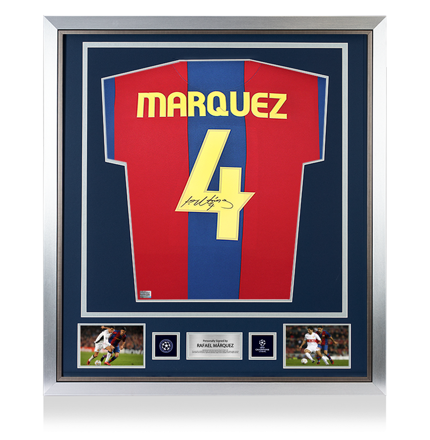 Camiseta oficial de local del FC Barcelona 2007-08 firmada y enmarcada por Rafael Márquez de la UEFA Champions League con números de aficionado