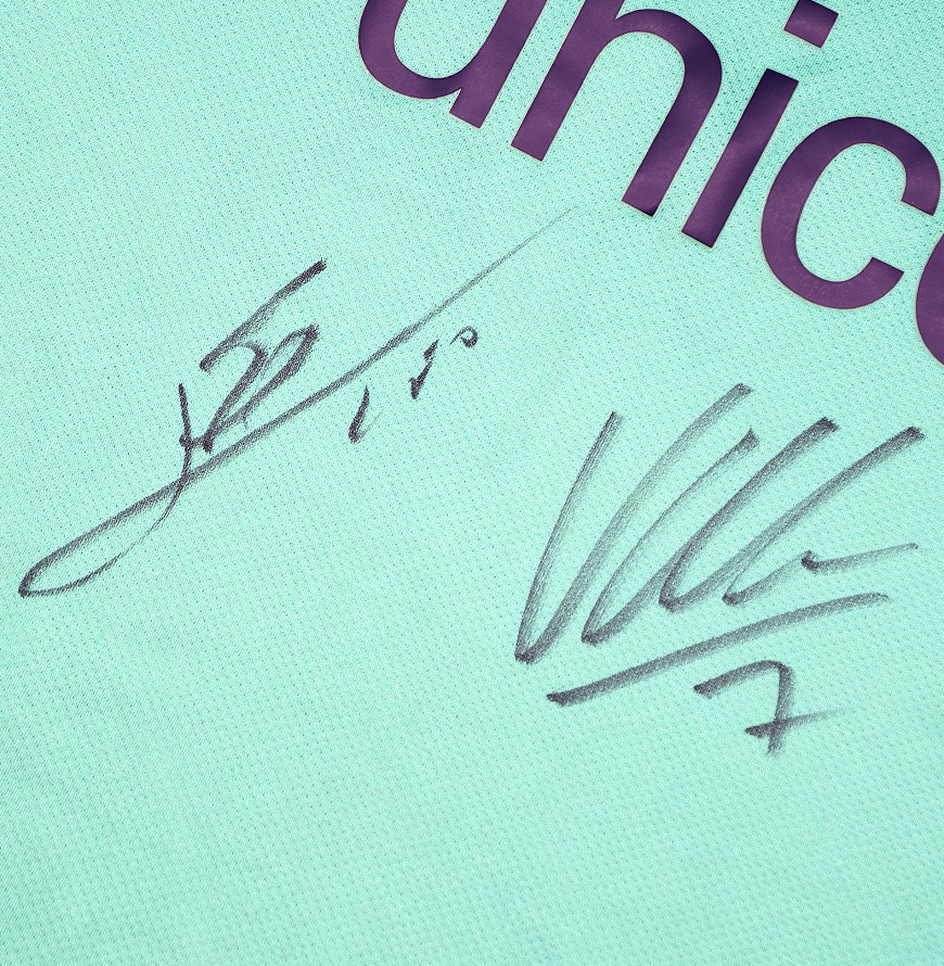 Lionel Messi e David Villa Ufficiale UEFA Champions League Front Firmed and Incormed FC Barcelona 2010-11 Shirt in trasferta