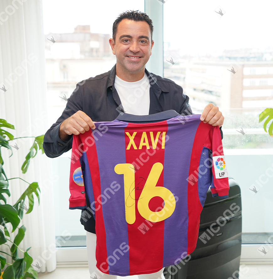 Xavi Offizieller UEFA Champions League Back Signiert und Heldenrahmen FC Barcelona 2000-01 Home Shirt