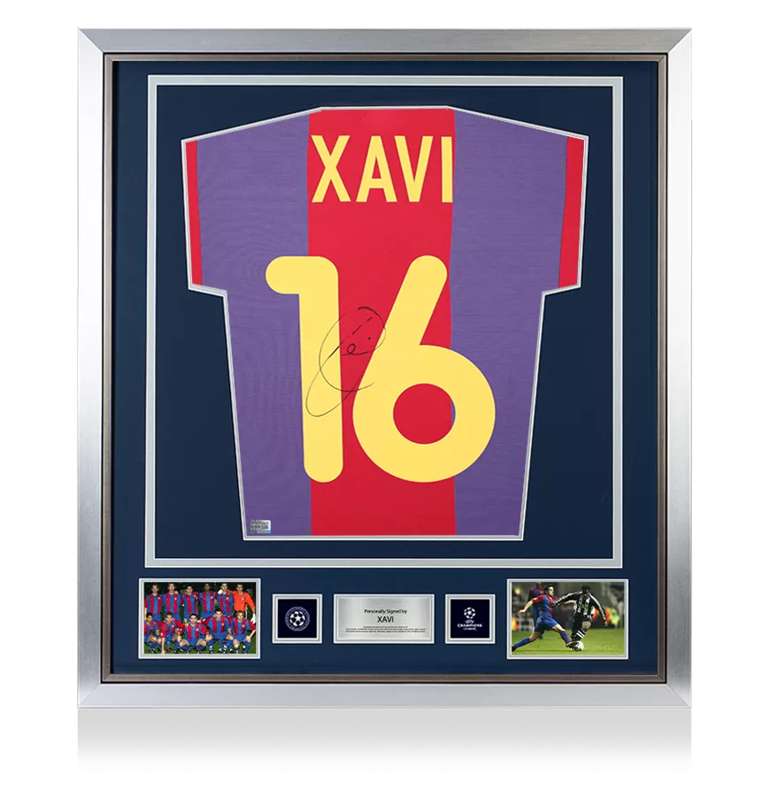 Le dos de la Ligue des champions de l'UEFA de Xavi a signé et encadré le FC Barcelone 2000-01