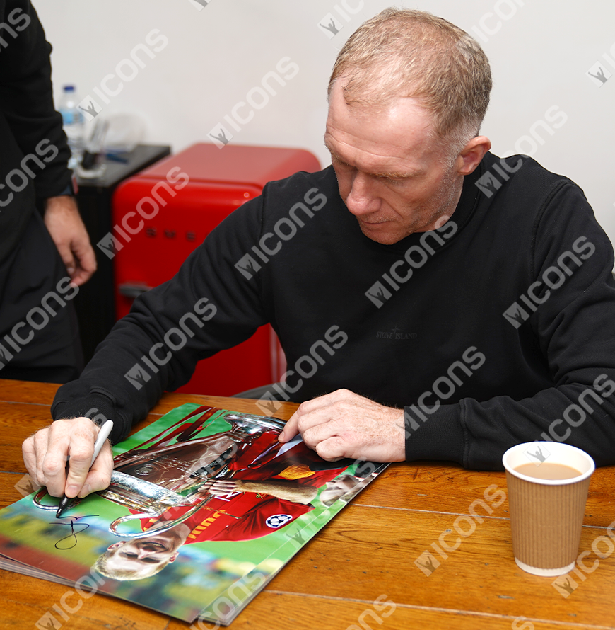 Paul Scholes Official UEFA Champions League Signed and Framed Manchester United Photo: 2008 UEFA Champions League Winner