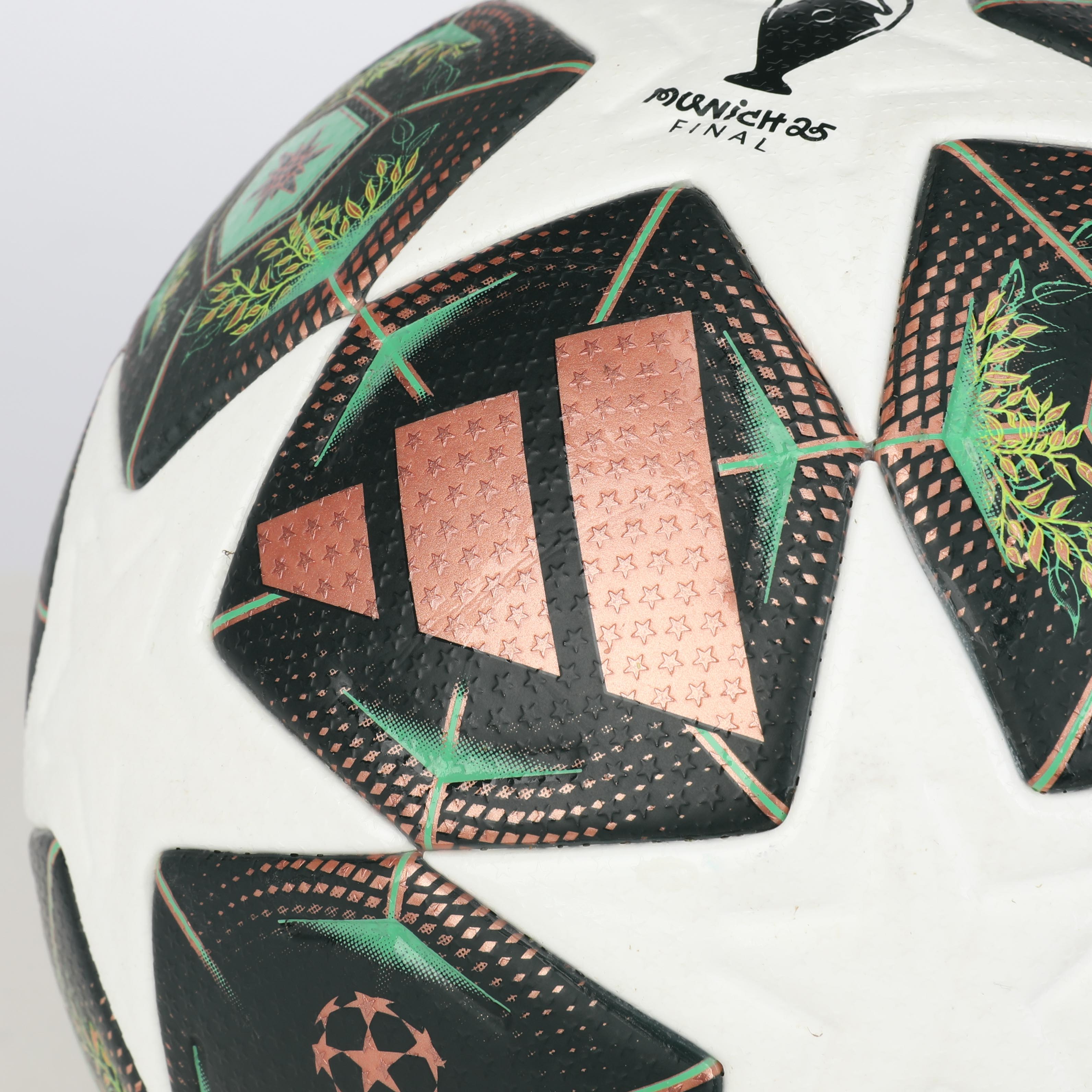 Liga de Campeones de la UEFA 2025 Semifinal 1er etapa: Barcelona usó pelota