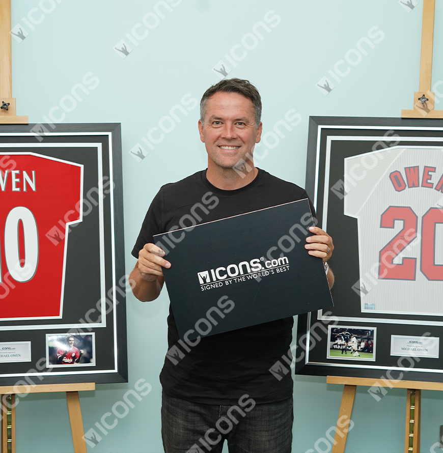 Michael Owen Official UEFA Champions League Back Signed and Framed Manchester United 2009-10 Home Shirt